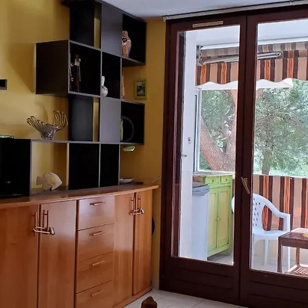 Apartment La Miougrano, 25m2, Capacite 2 Adultes Et 2 Frejus